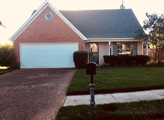 1833 Black Bear Cir W — Photo 1
