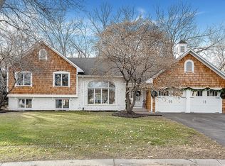 1870 Park Ridge Dr, Chaska, MN 55318