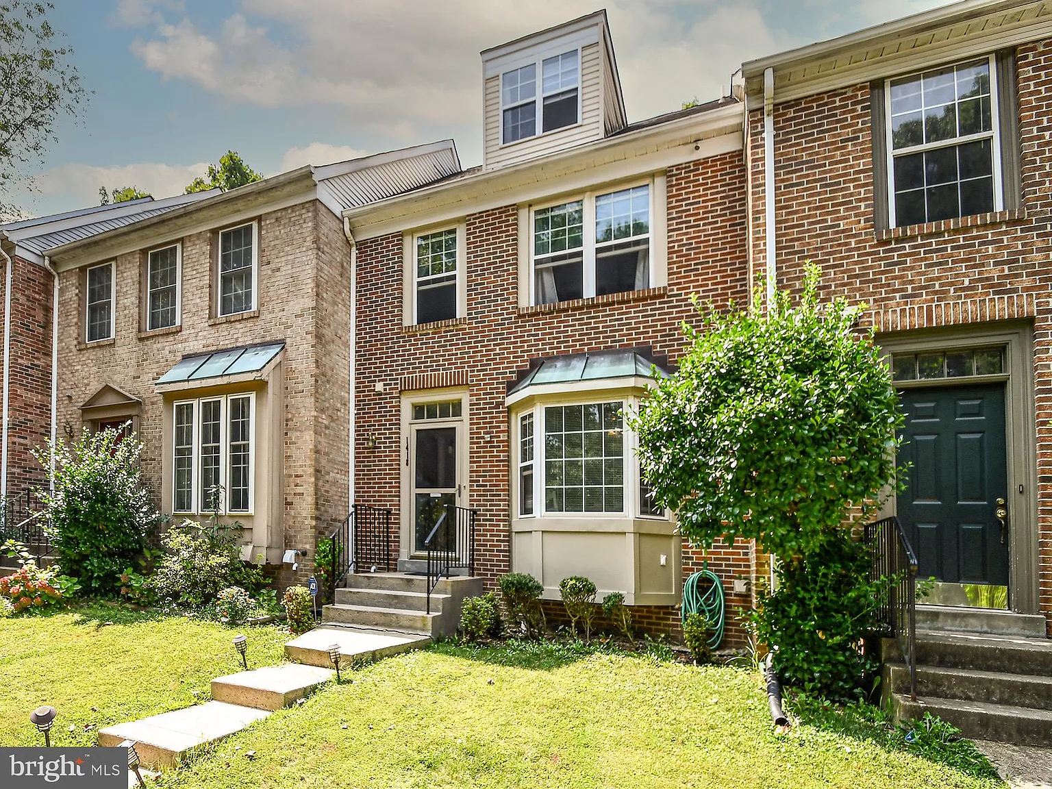 4 bed, 3.5 bath, 1950 sqft, $2,950 — Photo 3