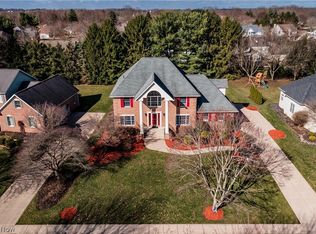 4883 Earlscourt Cir NW, Canton, OH 44718