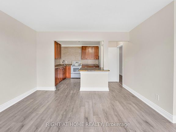 5th image of 1698A Eglinton Ave W