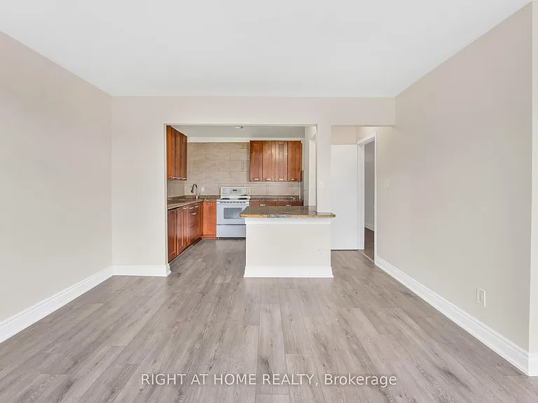 1698A Eglinton Ave W — Photo 5