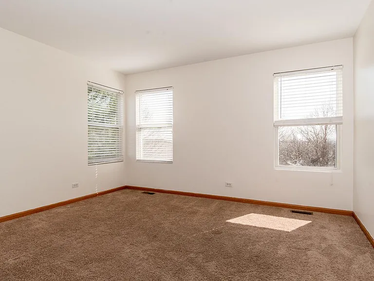 4133 Blackstone Dr — Photo 29