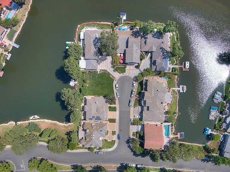 3800 Weatherly Cir — Photo 25