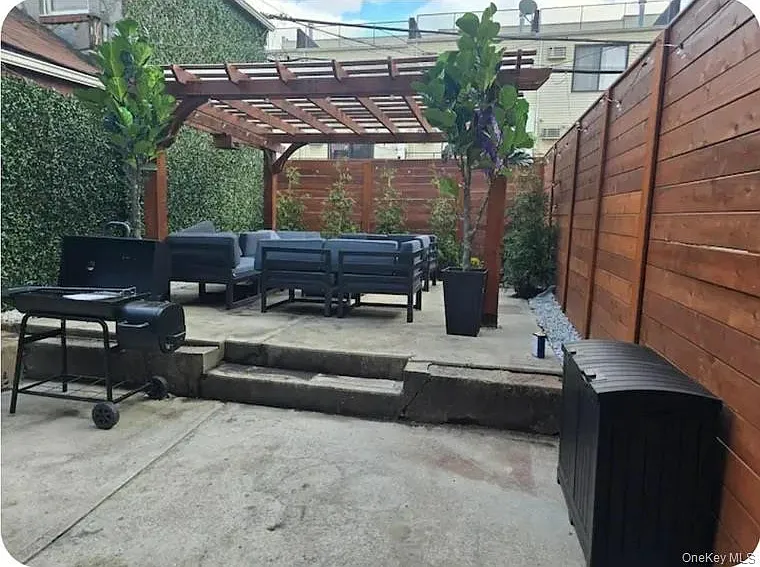 2276 Atlantic Ave — Photo 4