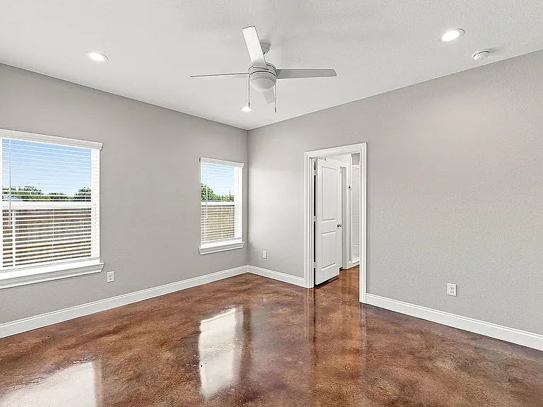 2416 Sloan Cir #A — Photo 10