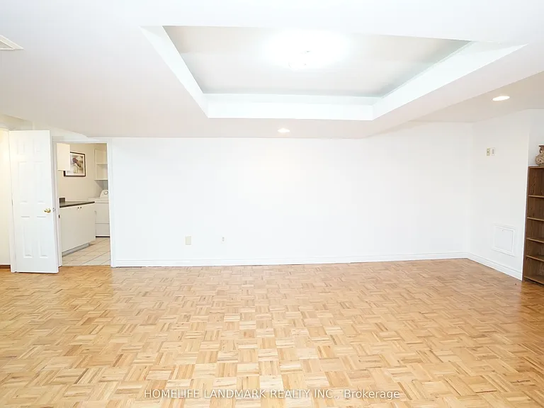 594 Queen Victoria Dr #GOUND BASEMENT — Photo 25