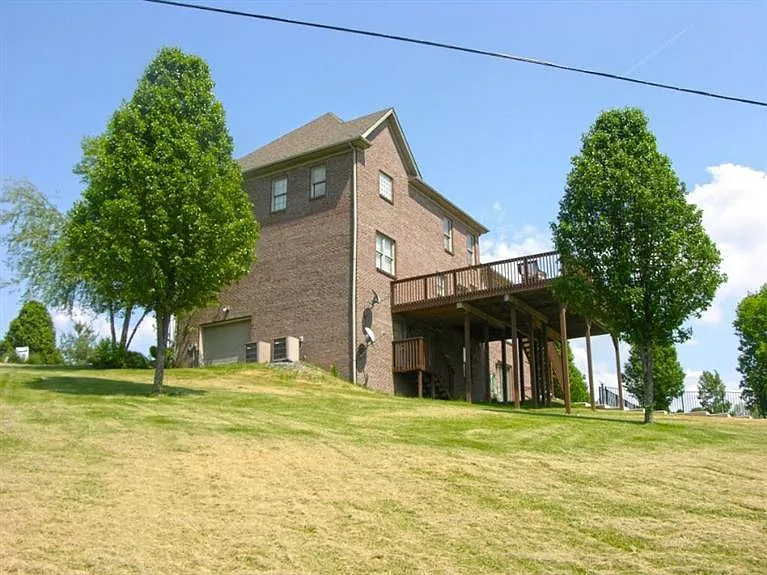 3036 Woodfield Cir — Photo 11