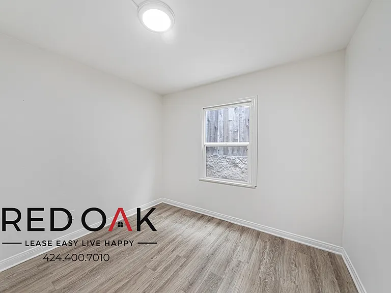 1728 Granville Ave #1728 — Photo 3