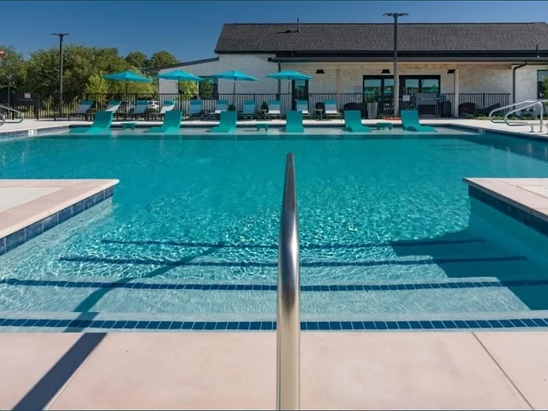 2109 Lake Hawthorne Trl — Photo 33