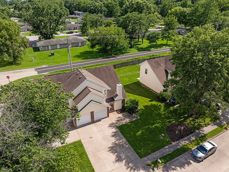 4302-4304 Cheryl Ct. — Photo 37
