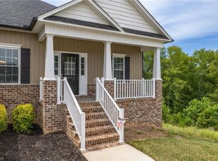 4826 Lord Andrews Pl, Liberty, NC 27298
