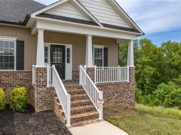 4826 Lord Andrews Pl, Liberty, NC 27298