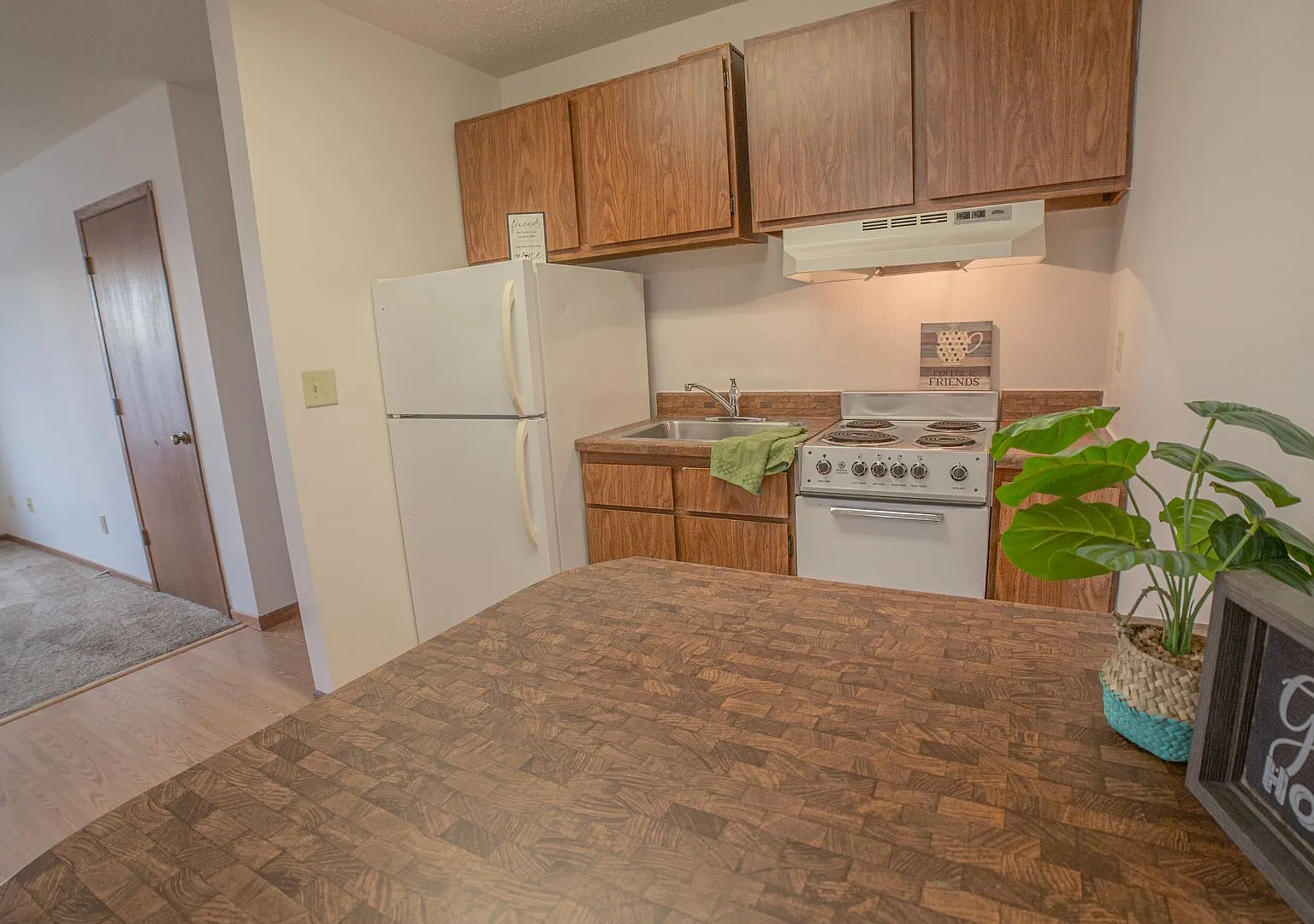 Cedars West Apartments — Photo 2
