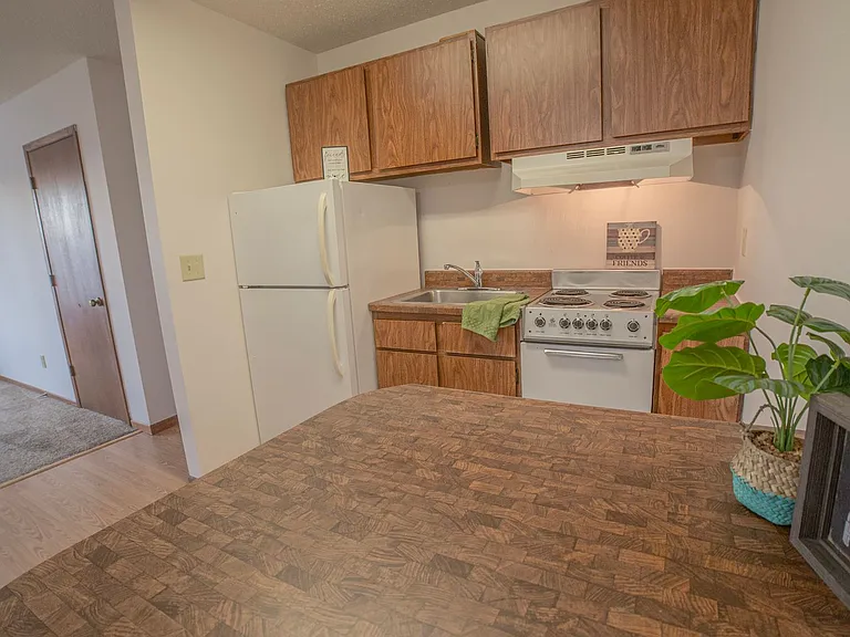 Cedars West Apartments — Photo 2