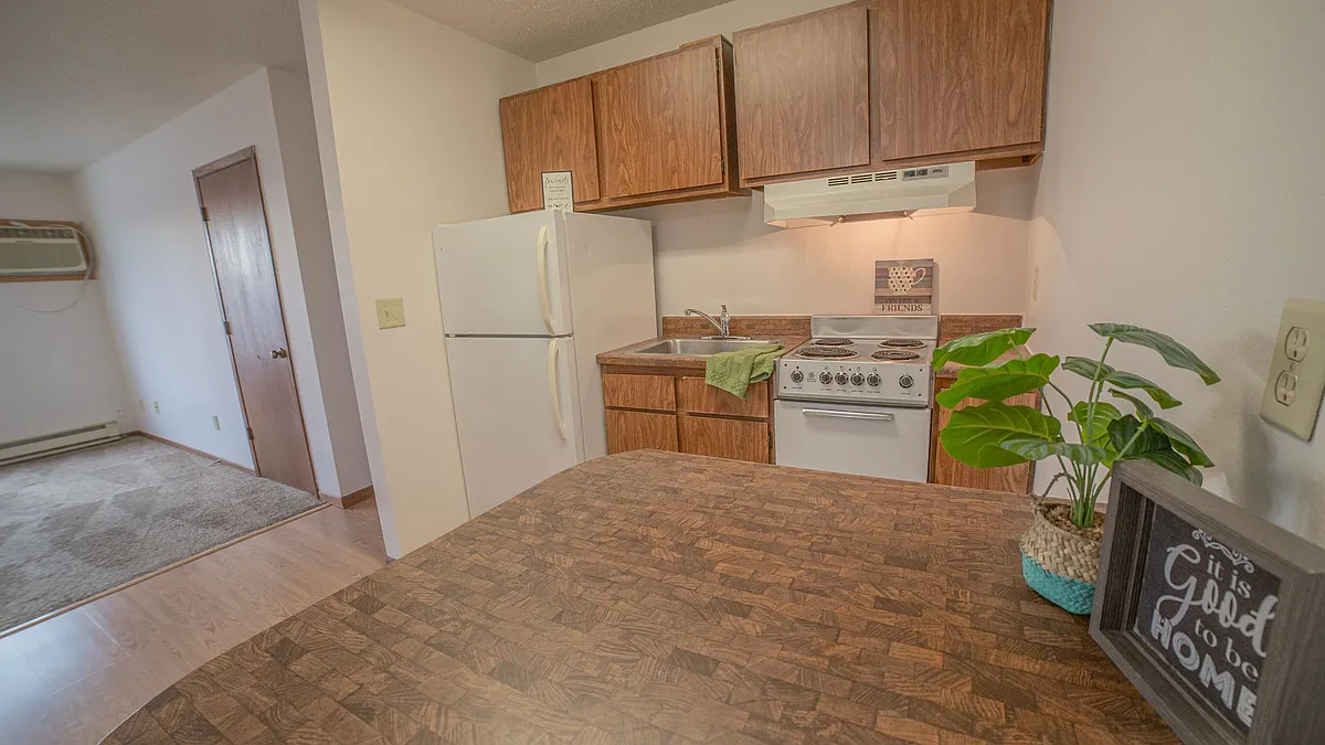 Building Photo - Cedars West Apartments