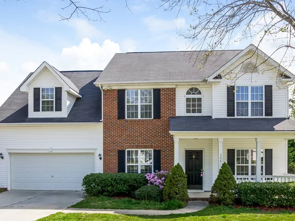 326 McGinn Grove Dr, Charlotte, NC 28216