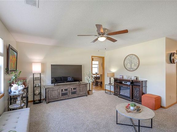 5th image of 702 Twilight Ct