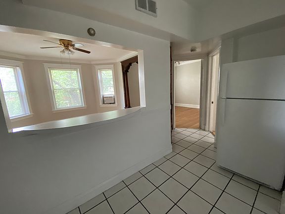 5th image of 3455 W Parker Ave #3