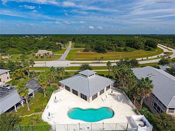 4th image of 9875 Fiddlers Green Cir #9