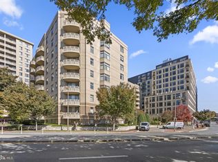 7111 Woodmont Ave APT 108, Bethesda, MD
