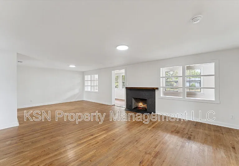 1921 Fitzgerald St — Photo 7