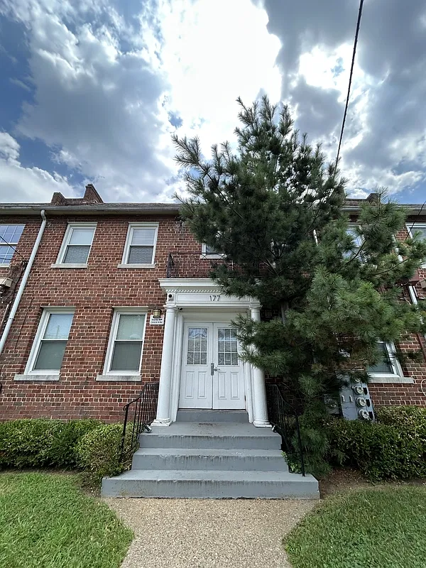 2 bed, 2.0 bath, 700 sqft, $1,850 — Photo 1