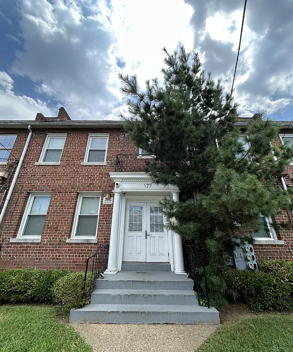 177 36th St NE #3