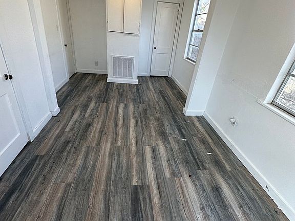5th image of 1806 Fairview Dr #A
