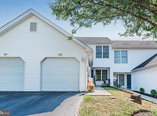 630 Mallard Dr #11B, Etters, PA 17319