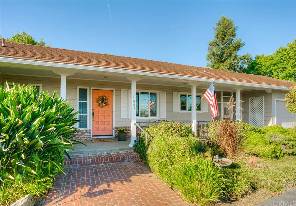 155 Acacia Ave photo 1