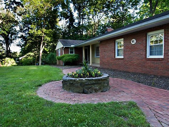 FRONT WALKWAY