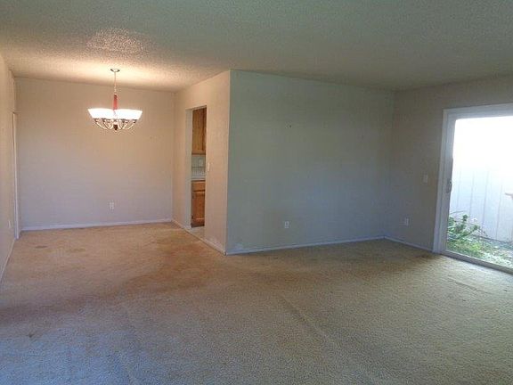Formal Dining