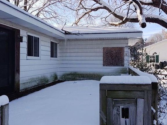 4th image of 97 Holiday Rd