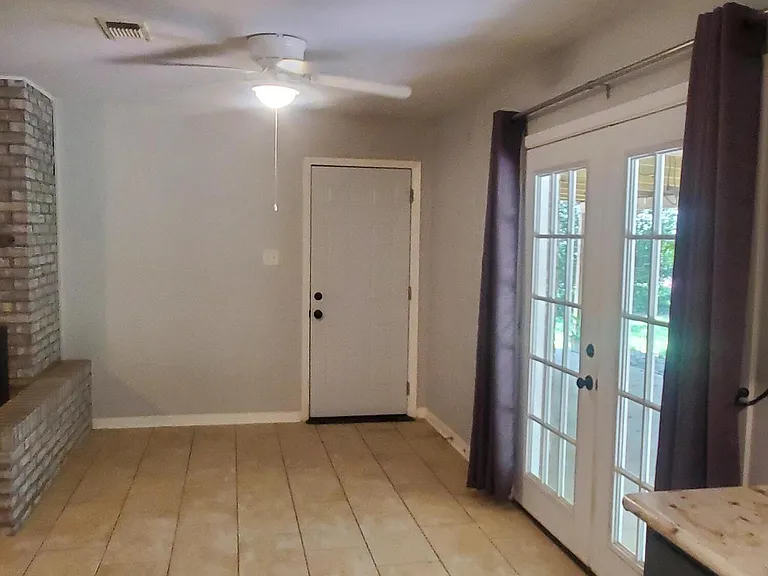 12438 Briarwood West Dr W — Photo 6