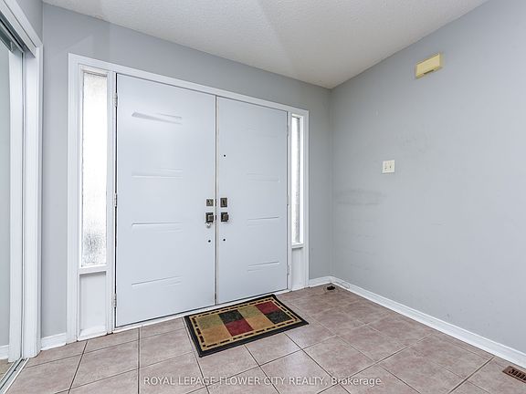 4th image of 46 Pertosa Dr