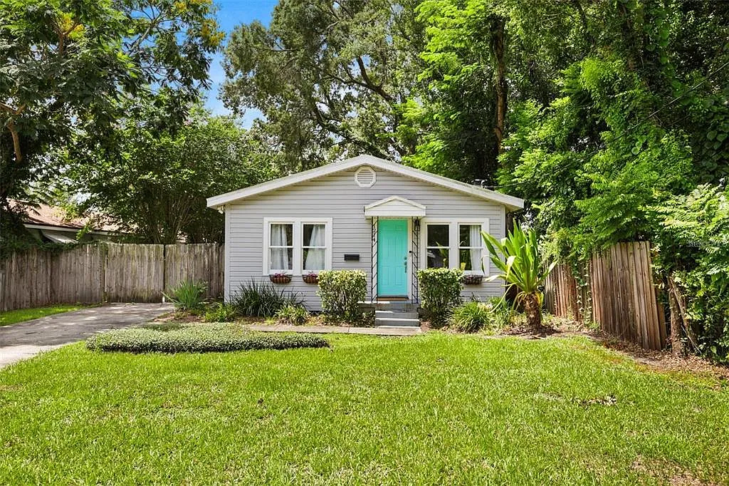 2 bed, 1.0 bath, 805 sqft, $2,100 — Photo 1