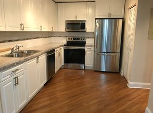 1701 Bayberry Dr, Hollywood, FL 33024