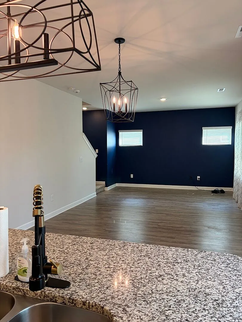 Beautiful Spartanburg Home Right Off I-85, Available Now!! $500 Off First Full Month — Photo 4