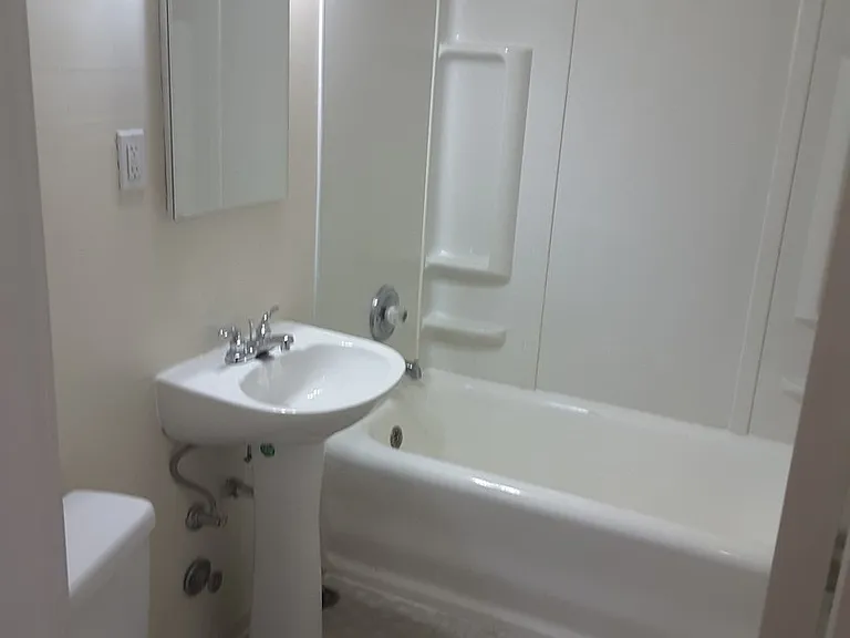 316 E Harrison St — Photo 9