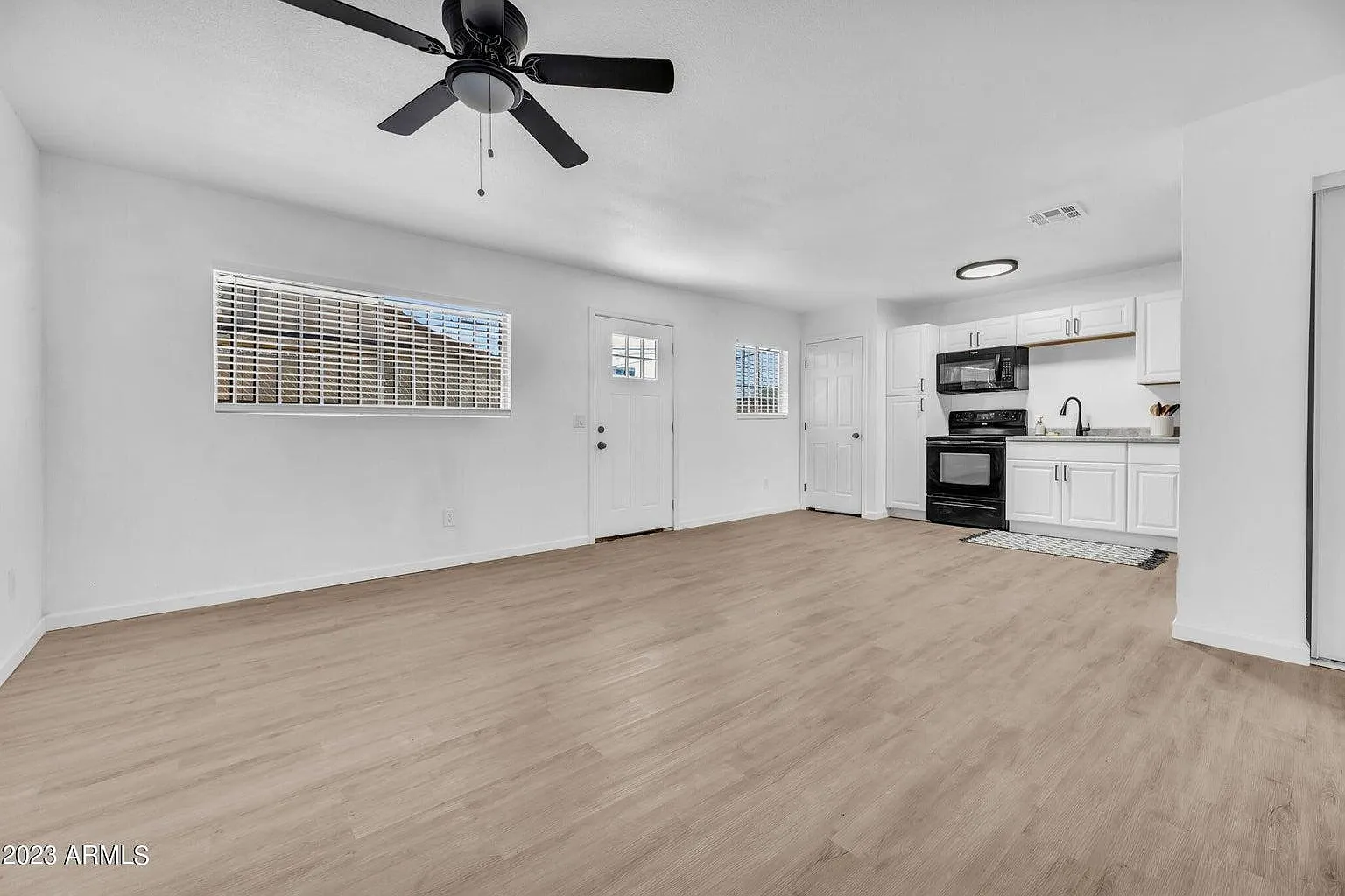 2 bed, 1.0 bath, 2336 sqft, $1,450 — Photo 2