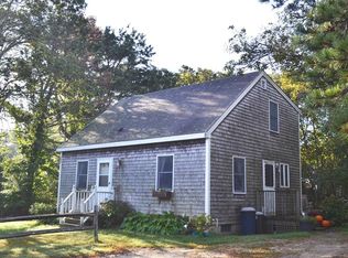 10 Lagoon Rd, Oak Bluffs, MA 02557