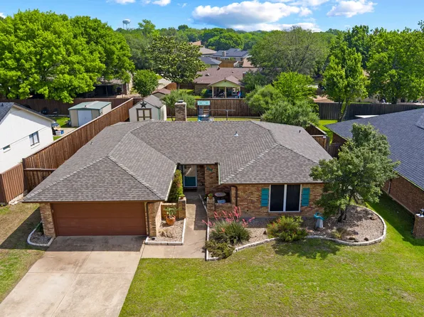 224 Overcrest Dr, Benbrook, TX 76126