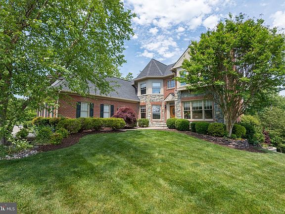 2nd image of 9325 Elkhorne Run Ct