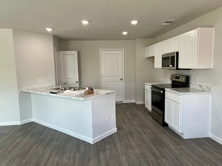 7333 Tin Star Dr — Photo 8