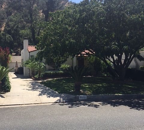 4th image of 2256 E Glenoaks Blvd