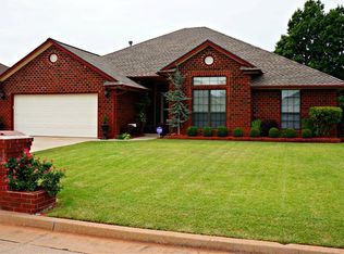 1701 Songbird Ln, Midwest City, OK 73130