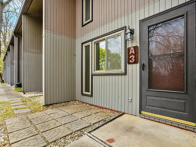 115 Beechnut St #A3 — Photo 2