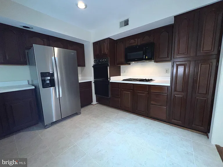 2104 Patty Ln — Photo 8