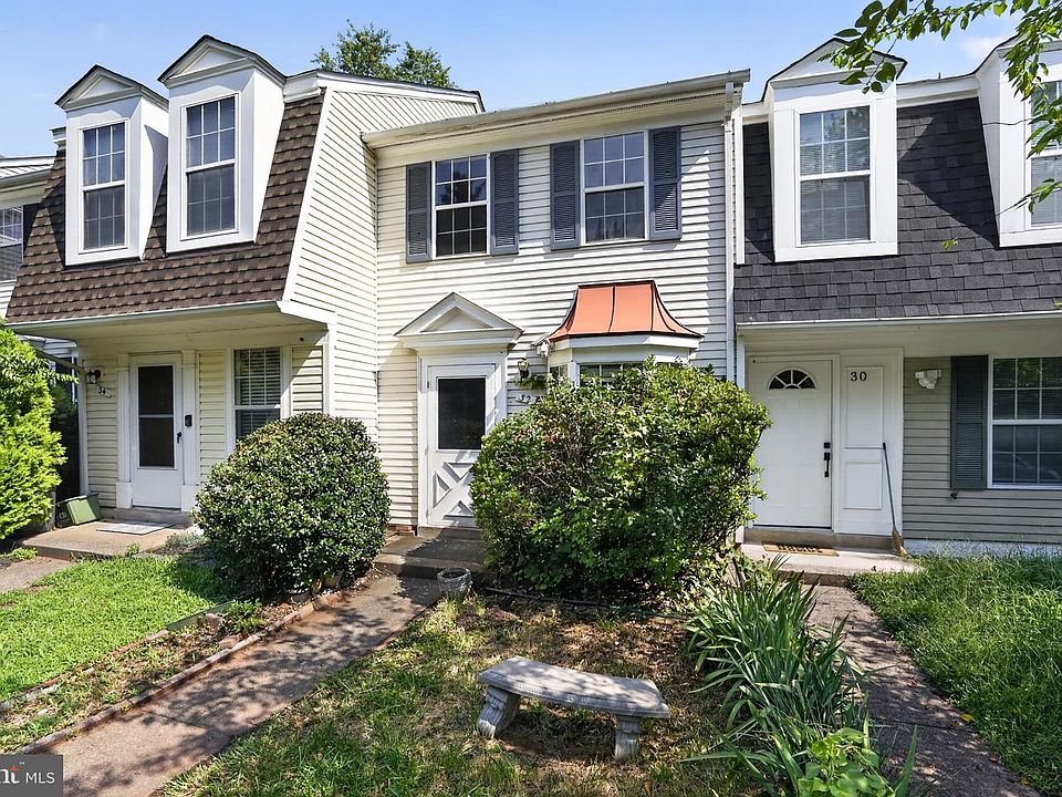 1st image of 32 Palmer Ct
